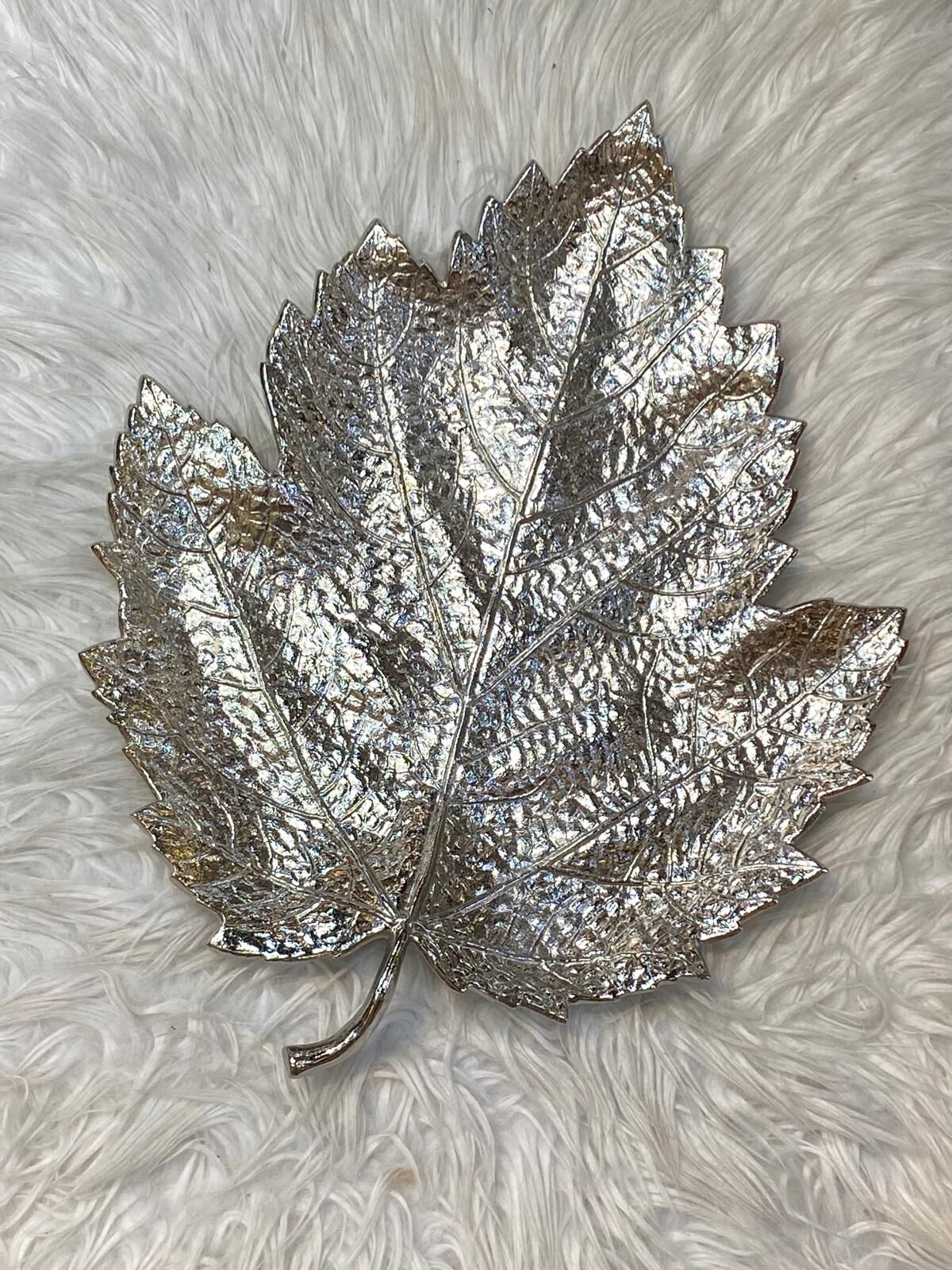 Yaprak Döküm 42*33 cm