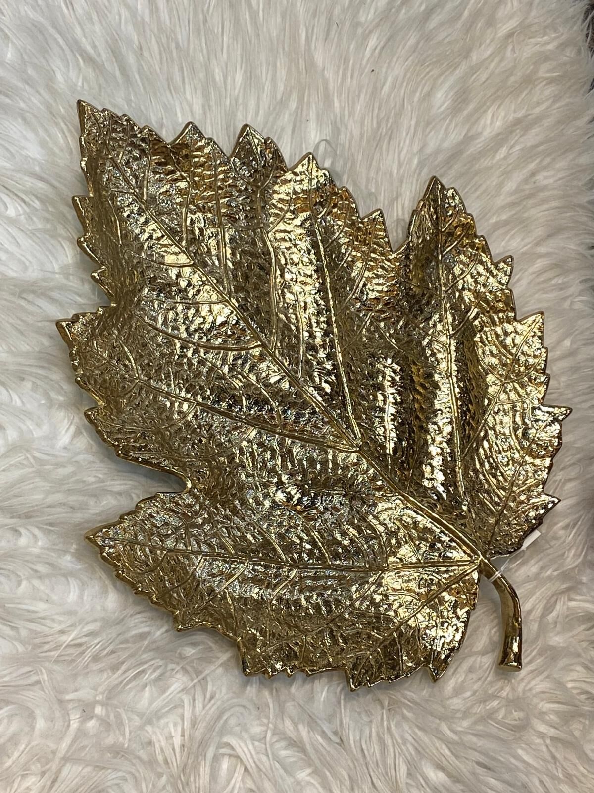 Yaprak Döküm 42*33 cm