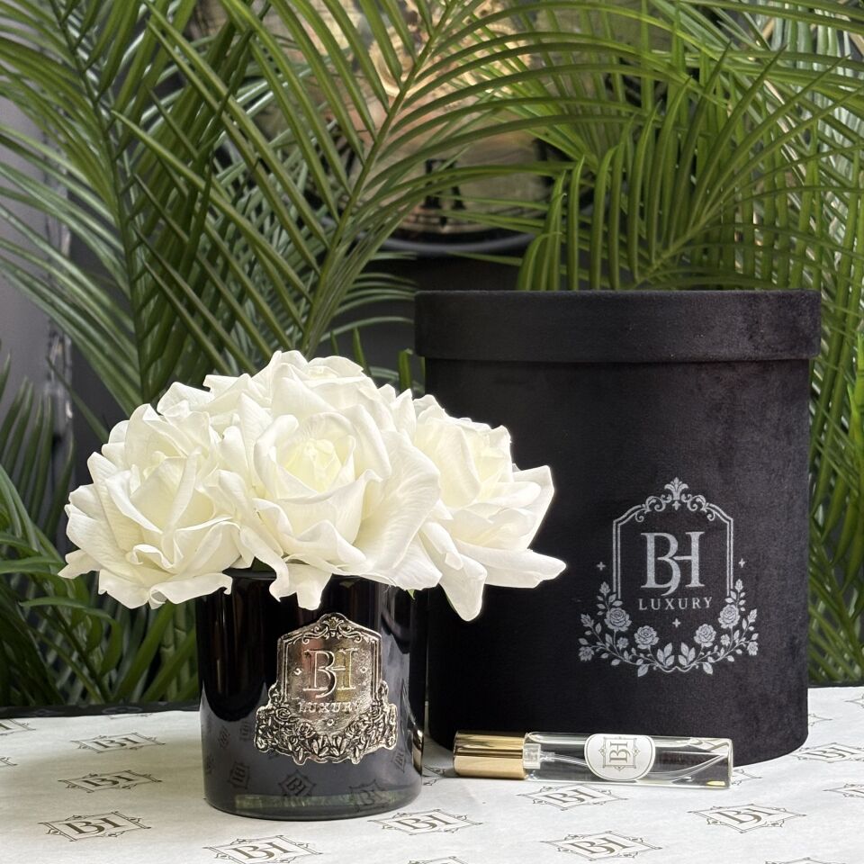 BH Luxury 7 Gül Beyaz Islak Dokulu Kokulu Güller