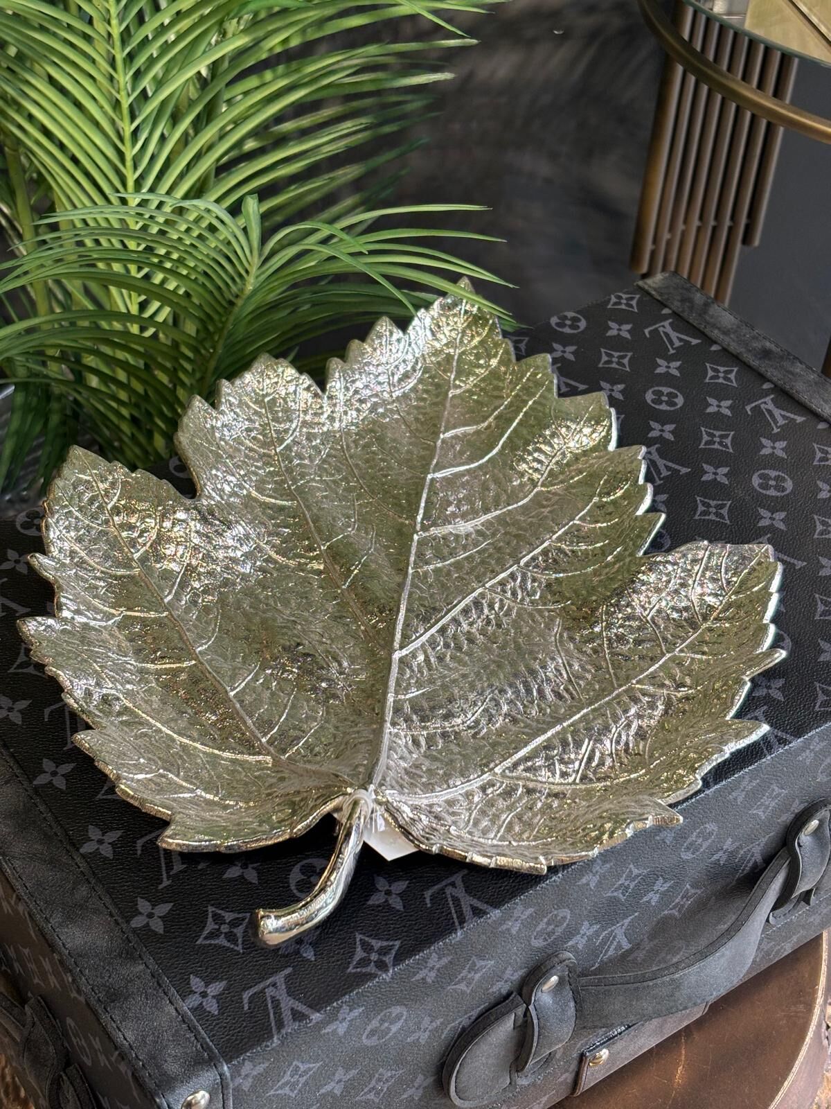 Yaprak Döküm 42*33 cm