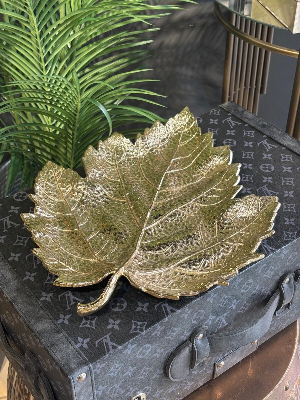 Yaprak Döküm 42*33 cm