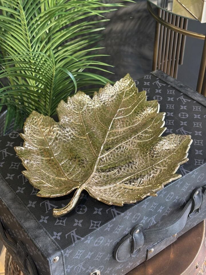 Yaprak Döküm 42*33 cm