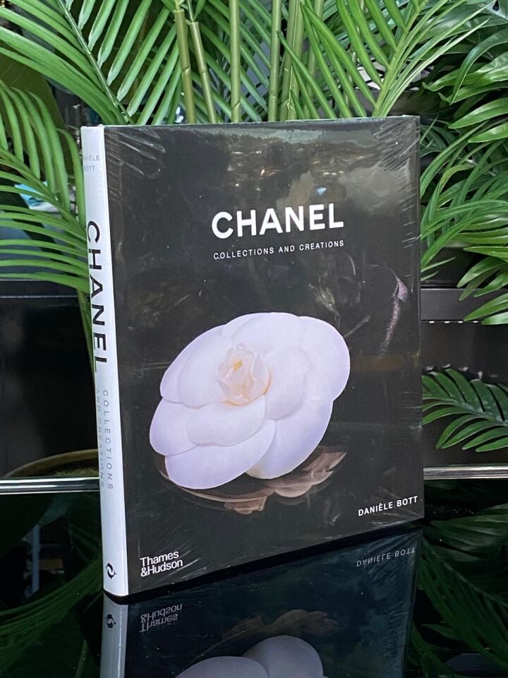 Chanel (28*25*2,5 cm)