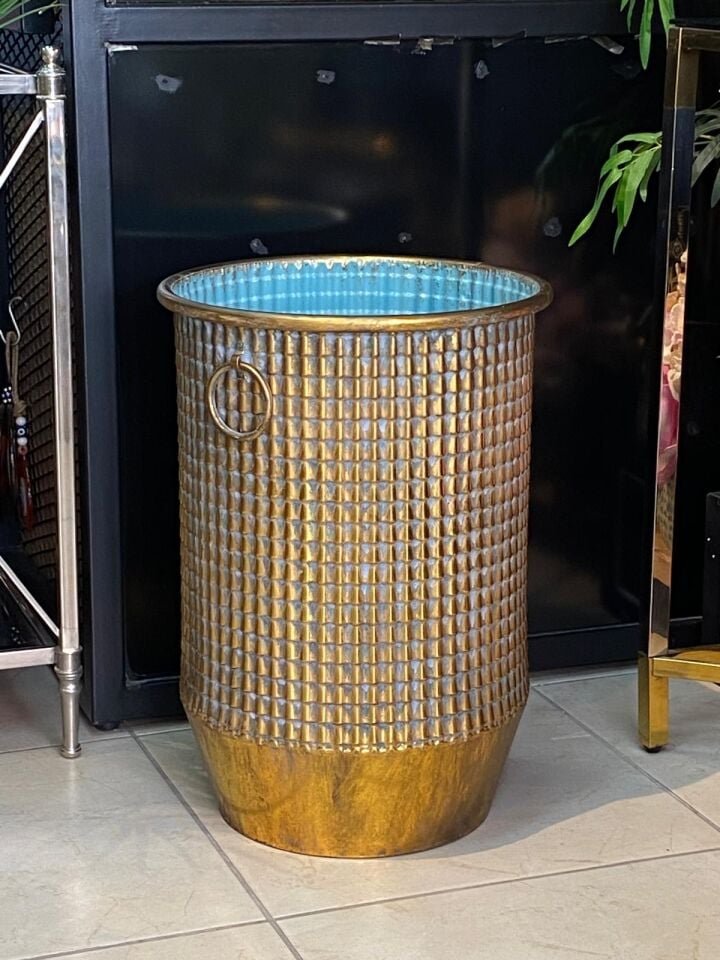 Metal Saksı y:56 cm g:39cm