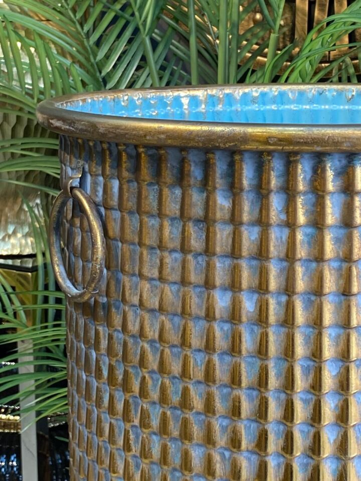 Metal Saksı y:49 cm g:31 cm