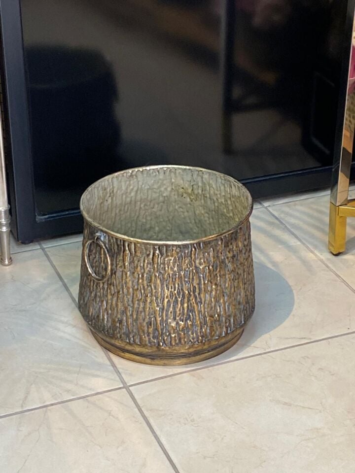 Metal Saksı y:24 cm g:29cm