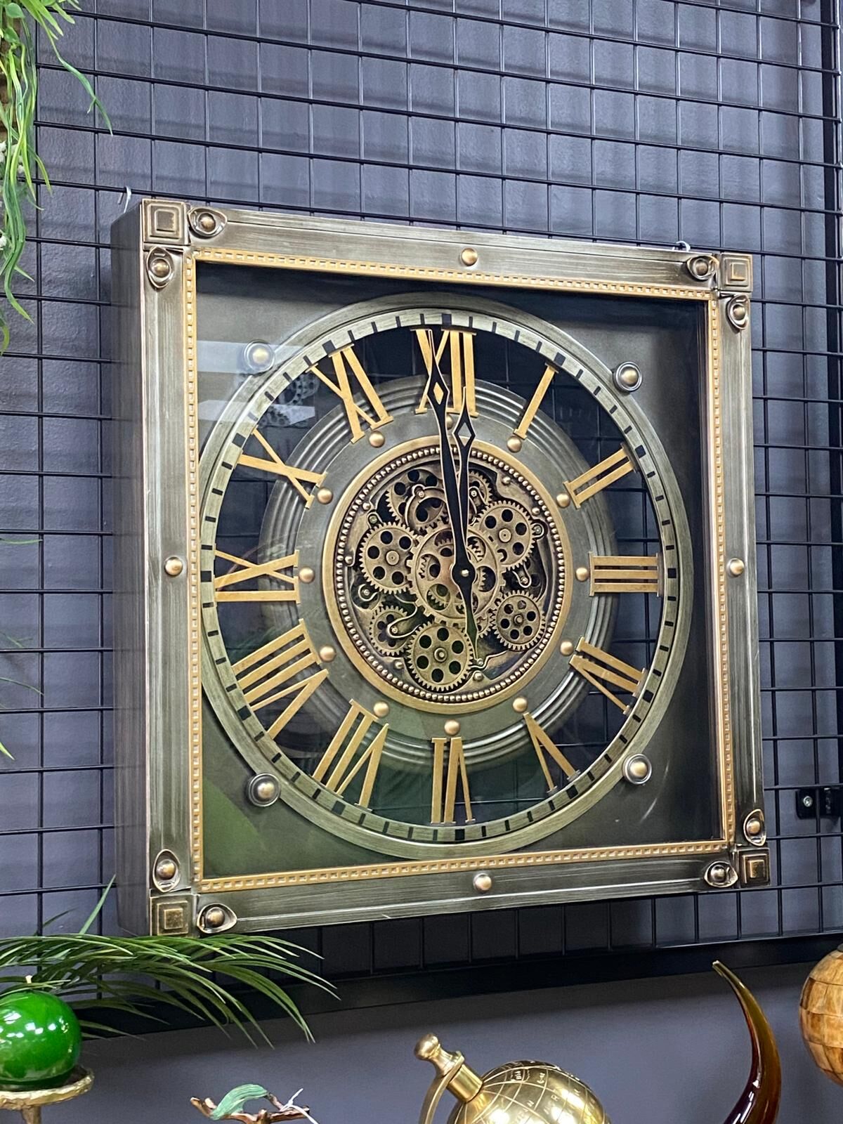 Çarklı Duvar Saati 60*60 cm  (İTHAL)